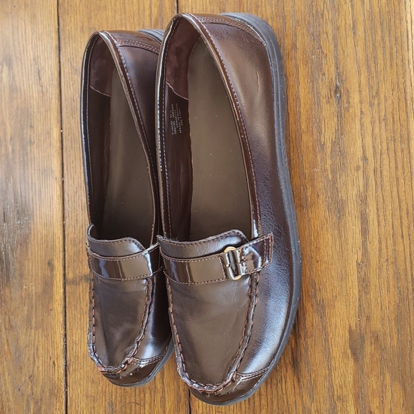 L.L. Bean women's brown leather loafers size 9.5 - Picture 1 of 10